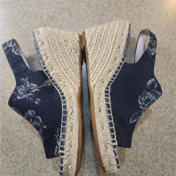 Taryn Rose Navy Floral Espadrille Wedges - Picture 3 of 8